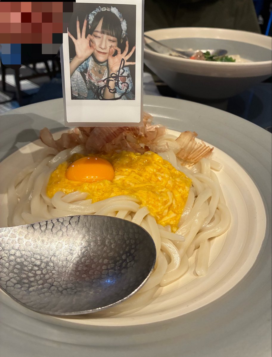 9fo1s's tweet photo. お友達とチェキ飯してきたよ〜
ちなぴが配信でおすすめしてたつるとんたんいった！
美味しかったし夜景も綺麗で素敵な時間を過ごせたよ🩵 https://t.co/hBo8GxmzXj