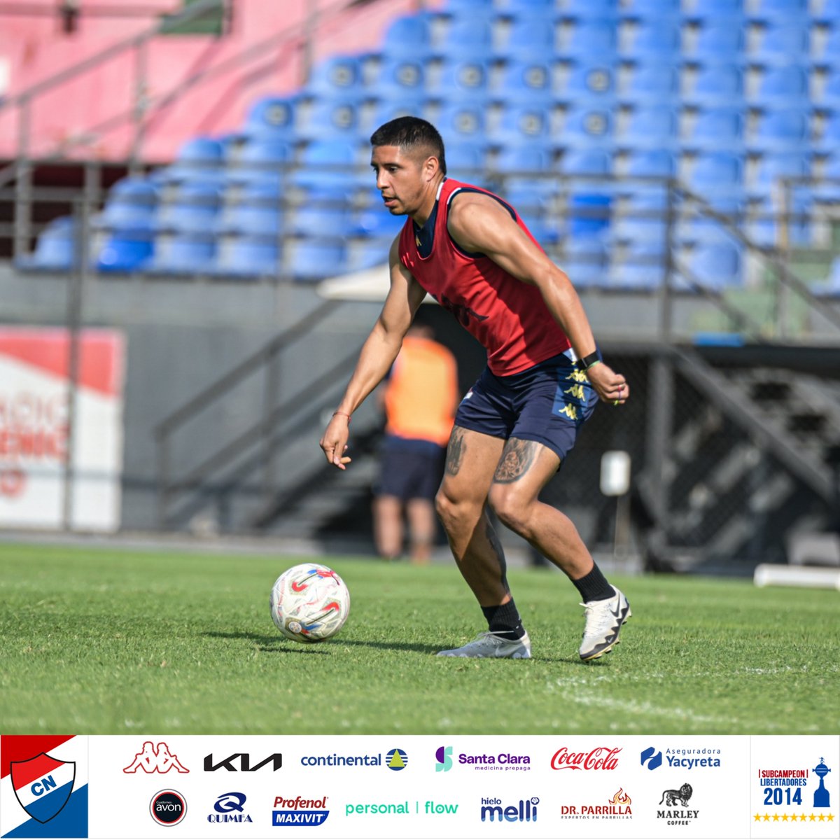 clubnacionalpy's tweet photo. 📸 Última movilización del Tricolor de cara al juego ante Independiente. 

Vamos Nacional 🔴⚪️🔵 https://t.co/CYJx9vV5Kg