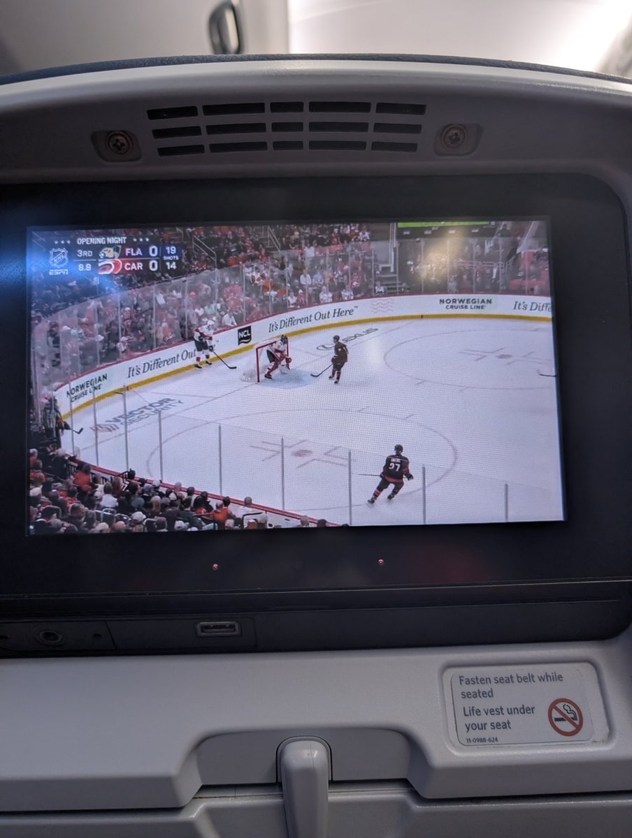 BrownsFanGurl's tweet photo. Watching OT on an airplane โ๏ธ๐ซ I love living in the future!!โค๏ธ๐ฑ #NHL #Panthershockey #FLPanthers https://t.co/vxLGrOkz8G