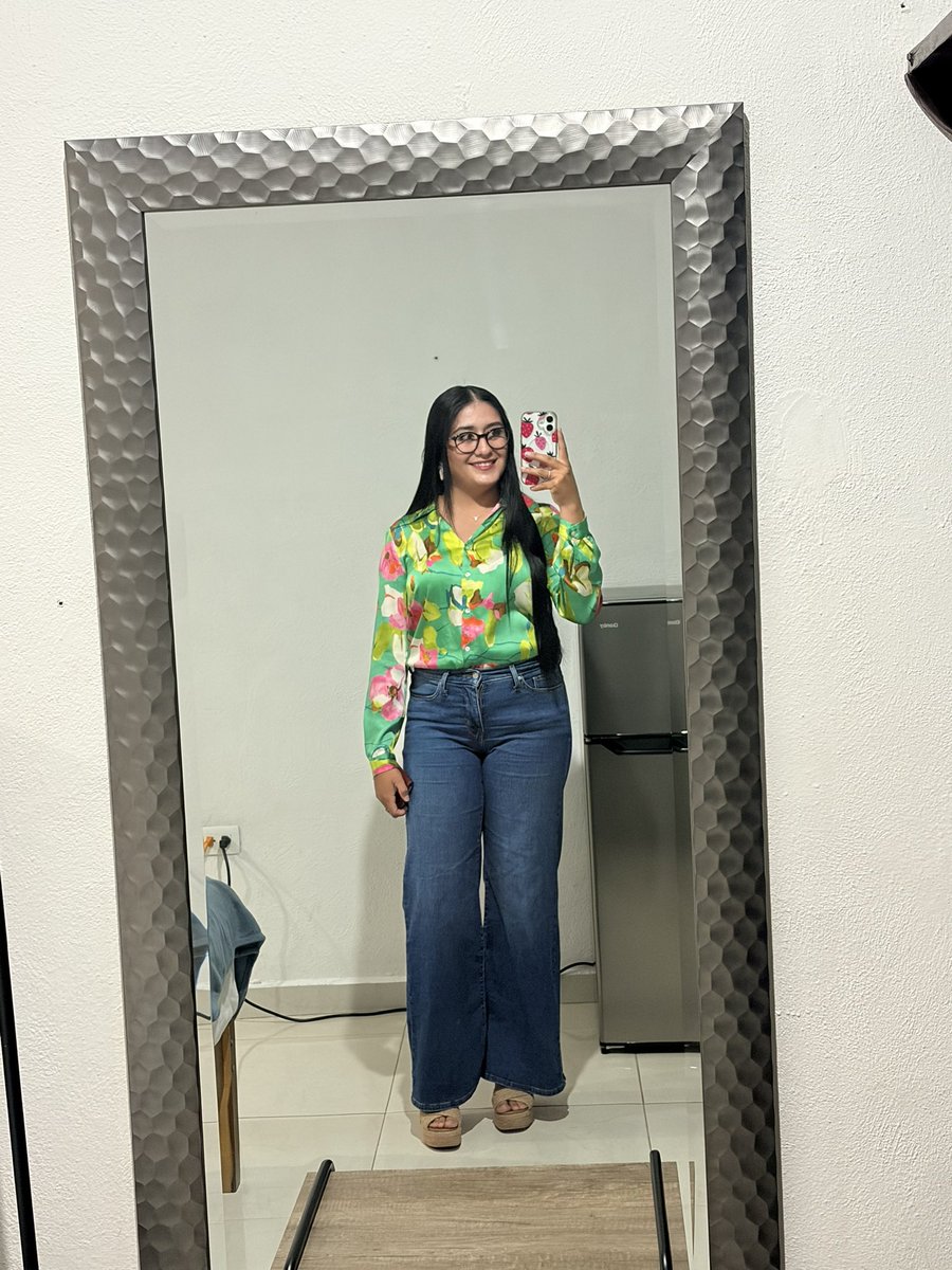 SandraBaeza12's tweet photo. 🌺💚 https://t.co/f6xW2XCAXy