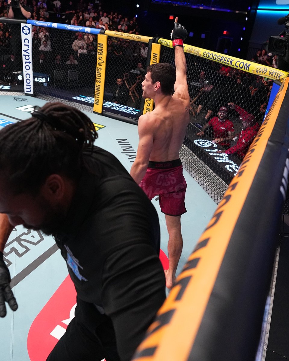 Wasn't gonna miss his shot 😤

Ian Escuza got it done in 32 seconds on Week 8 of #DWCS!

[ LIVE NOW on @​ParamountPlus ] 
 [📷](https://pbs.twimg.com/media/HTbC