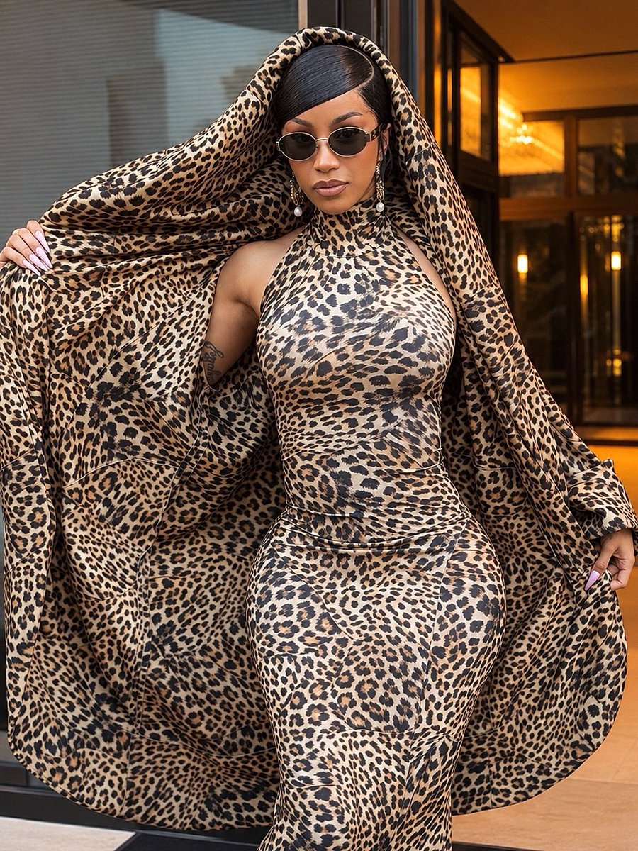 wavecheckers's tweet photo. Cardi B at Milan Fashion Week 🐆 https://t.co/hroQYdIiFD