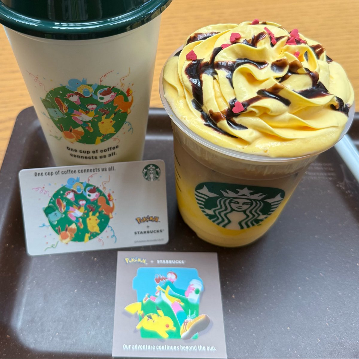 25_akane_25's tweet photo. #スターバックス #朝活 
ネット繋がった時には
ステッカーセット売り切れ😭
ポーチだけ注文🛒
店舗は諦めてたんやけど
出勤時間3時間遅く来てと
連絡☎️あって😁🤭 
ドリンク特典のステッカー
貰えたからもう満足💕
ピカチュウラテちと甘い💦 https://t.co/cr37Cv1qCp