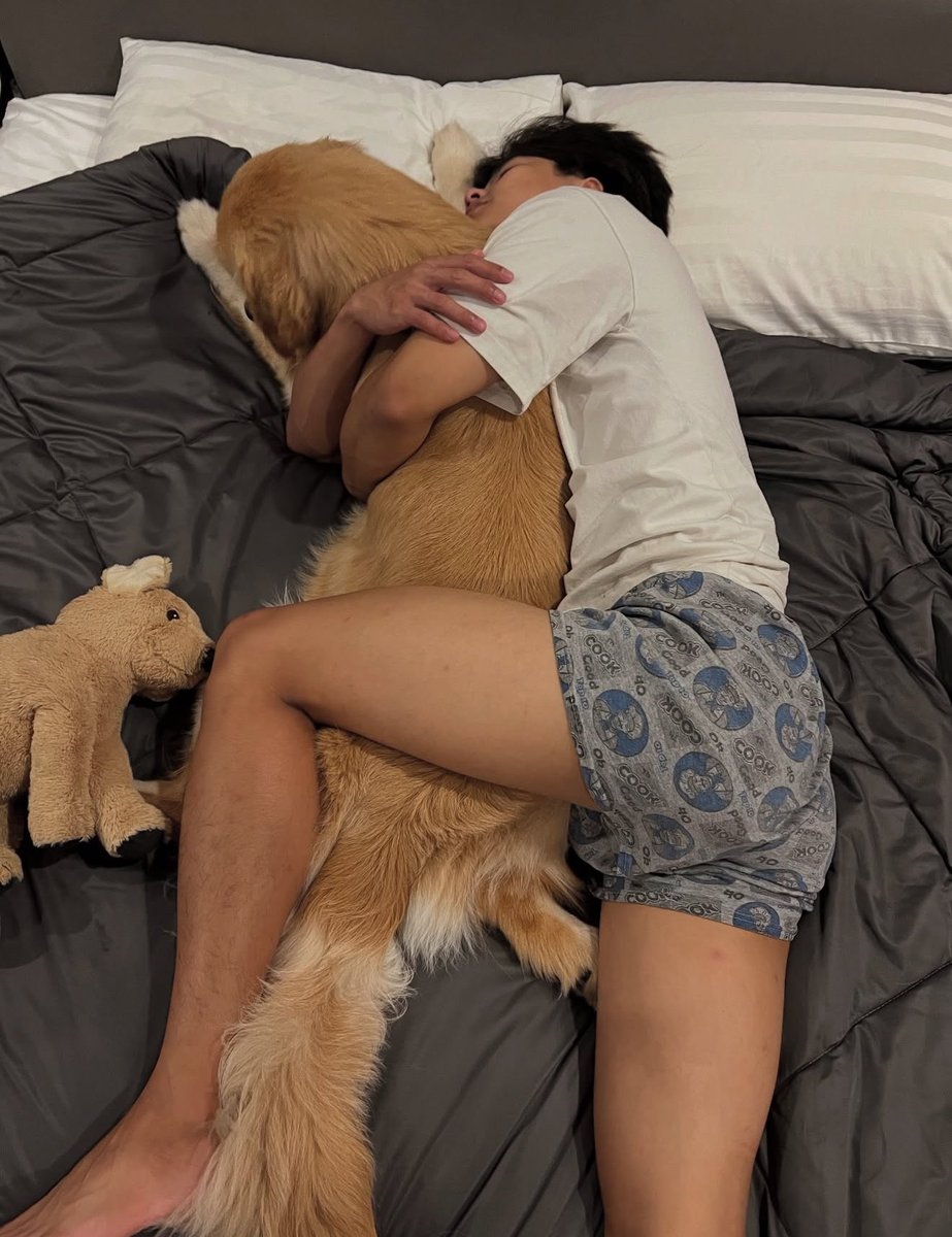 ohmsmamapanda's tweet photo. These are actual real‑deal pajama pants.
#ohmpawat https://t.co/u8uuJYZflM