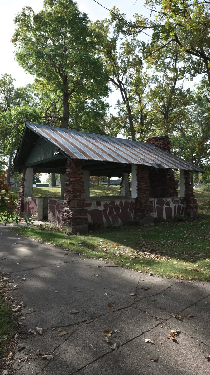 inTECHsity's tweet photo. I love stumbling on older parks like this one.  Look at that stone construction! Is it possible to have a blueprint for a building like this? https://t.co/sTToNBV4Go