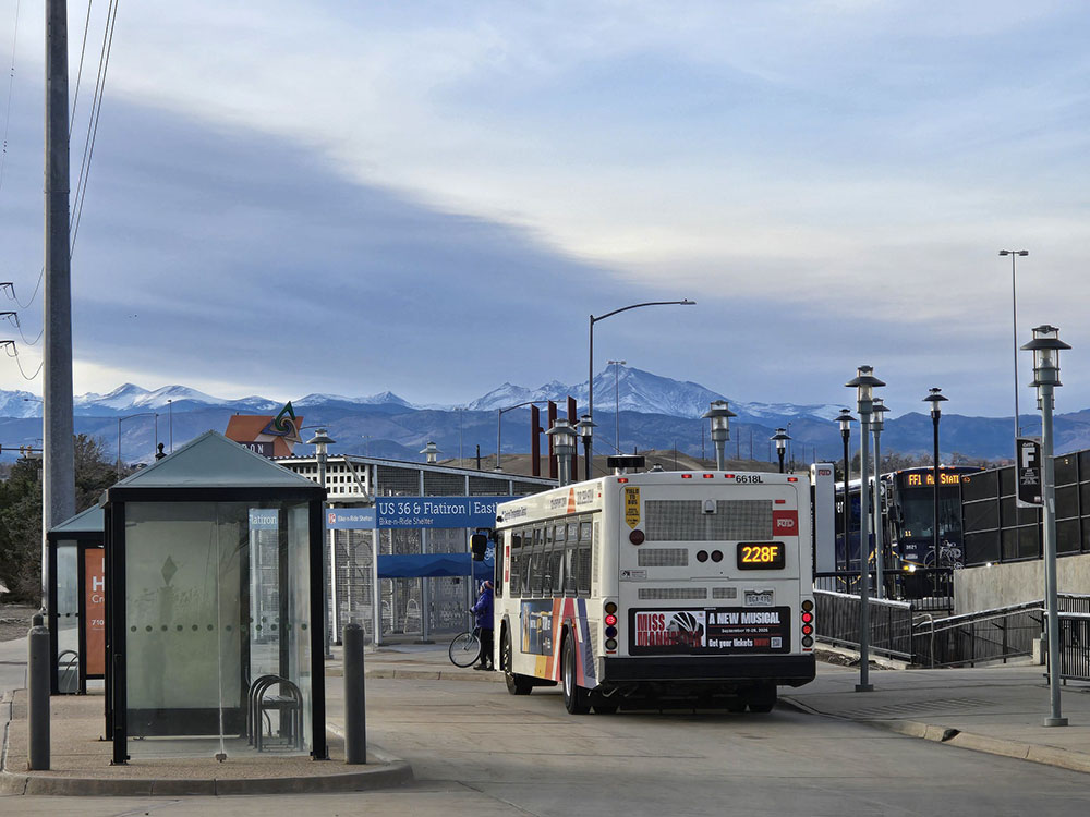 DRCOGorg's tweet photo. Le queda una semana más para dar a conocer a DRCOG su opinión sobre la versión actualizada del Plan Regional de Transporte Metro Visión. Visite https://t.co/K3qQ35Z5al para consultar el borrador del documento y compartir sus comentarios antes del martes, 6 de octubre. #DRCOG https://t.co/HaRRETxYEI