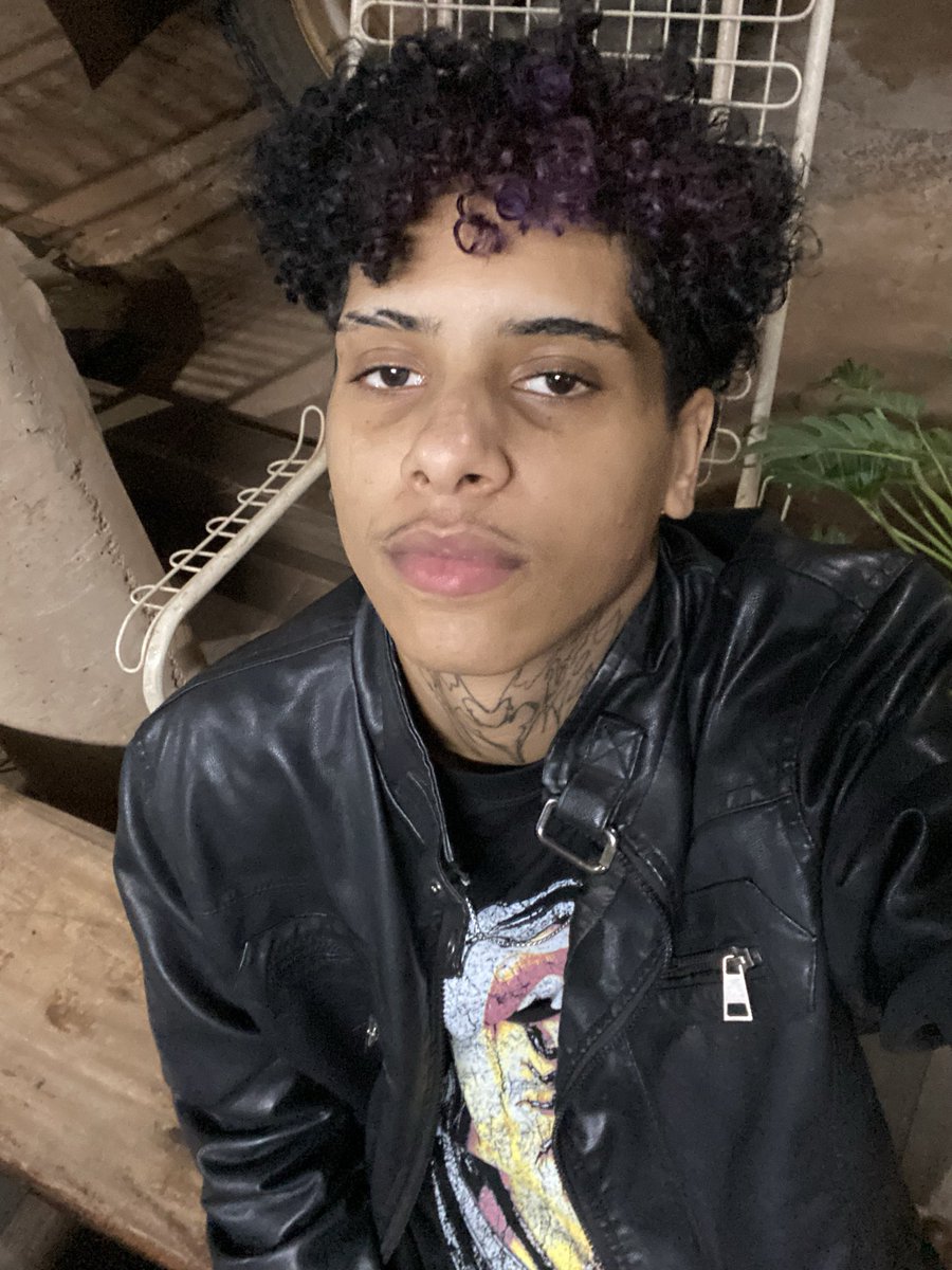 Luk3_Diaz's tweet photo. E eu q to na casa do meu pai, e todo mundo me tratando no feminino em quanto to assim https://t.co/dKhKlpyV5N