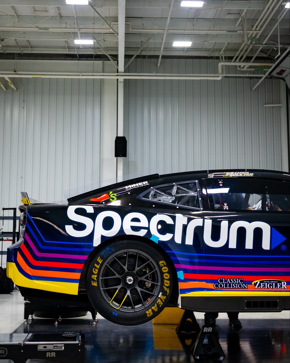 SpireMotorsport's tweet photo. Changing it up for Vegas.

@CarsonHocevar | @GetSpectrum https://t.co/cxu0krVhWy