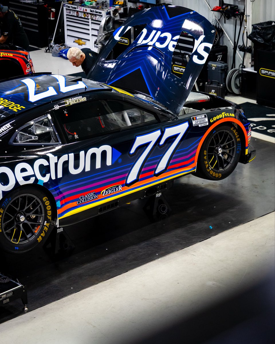 SpireMotorsport's tweet photo. Changing it up for Vegas.

@CarsonHocevar | @GetSpectrum https://t.co/cxu0krVhWy
