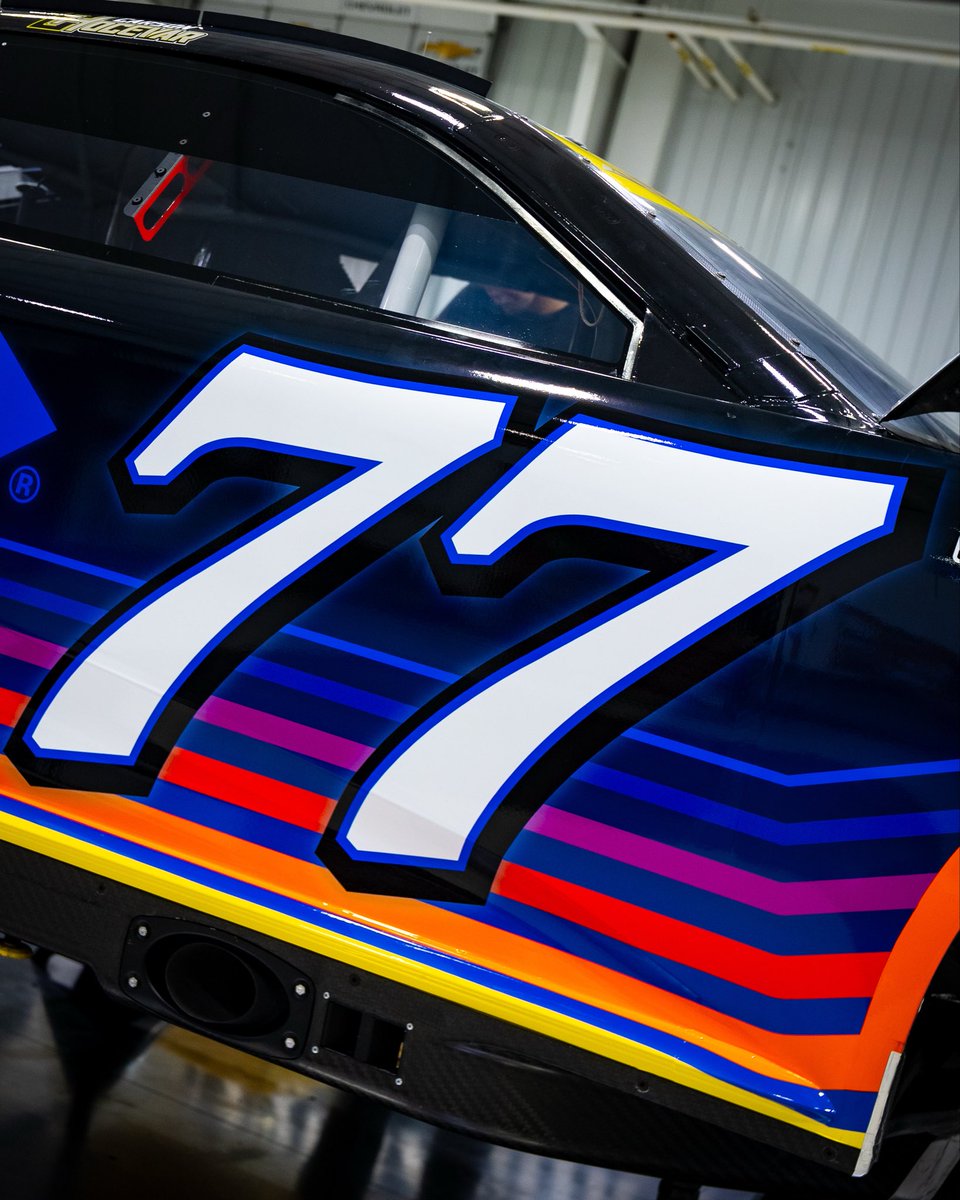 SpireMotorsport's tweet photo. Changing it up for Vegas.

@CarsonHocevar | @GetSpectrum https://t.co/cxu0krVhWy