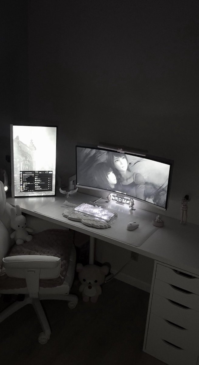 briemeows's tweet photo. i fucking love my setup https://t.co/QAxROF7aEc