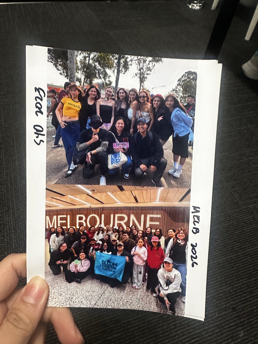 MonOverboard's tweet photo. “Anong binigay mo sa girls bakit ganun 
reactions nila?”

Eto po 🥲

BINI SIGNALS SYDNEY STOPOVER
#BINI_SIGNALS_SYDNEY 
#BINI_SIGNALS_WORLDTOUR_2026 #BINI @bini_stacey @bini_gwen @bini_mikha @bini_jhoanna @bini_sheena @bini_aiah @bini_colet @bini_maloi https://t.co/uCGhQm3TM5
