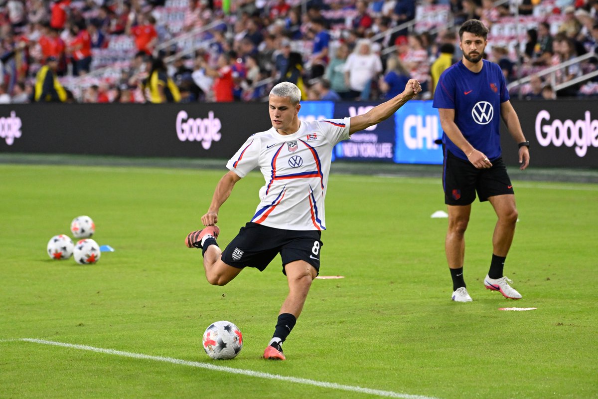 Let's get after it, boys. 🇺🇸 
 [📷](https://pbs.twimg.com/media/HTbDwP0XkAAsA-u.jpg) [📷](https://pbs.twimg.com/media/HTbDwP1XoAA0tgu.jpg) https://pbs.twimg.c