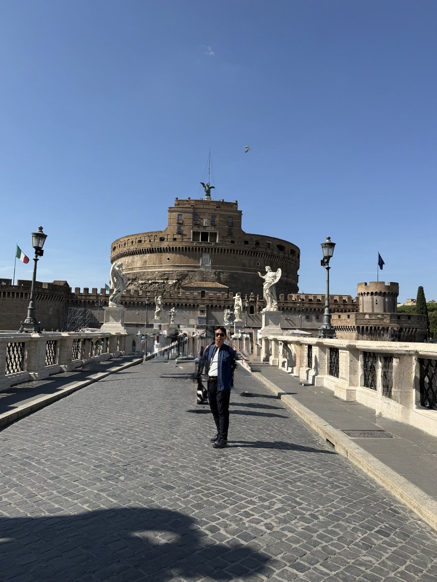 h3ihjx's tweet photo. イタリア🇮🇹バチカン市国
旅の思い出。

サンピエトロ広場
来て良かった‼️ https://t.co/3VJXVlOeJd