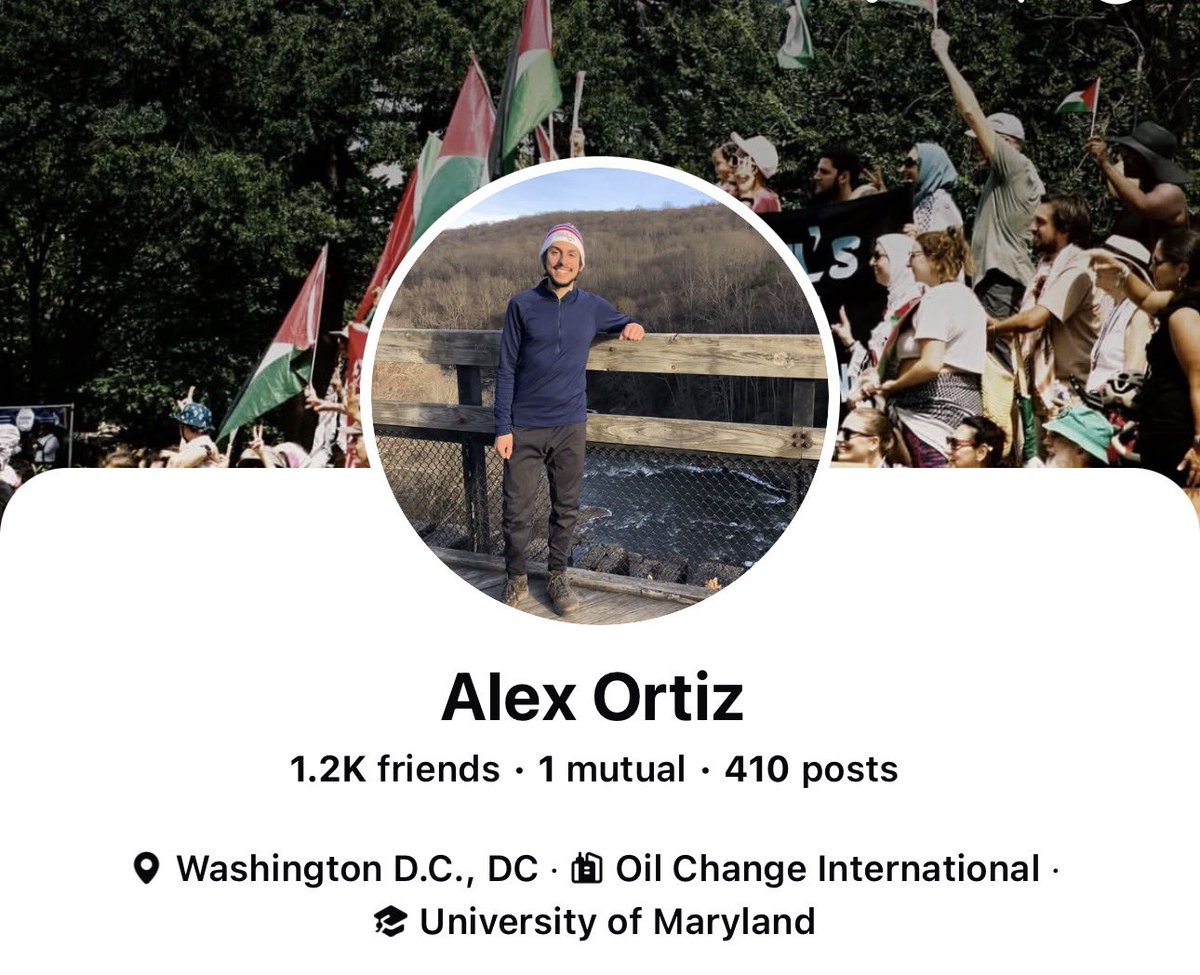 tigerfoos's tweet photo. Please spread this far and wide especially if you are a woman or femme organizer in the Washington DC or wider DMV area. This guy Alex is a known sex pest https://t.co/ap9GzQLtY3