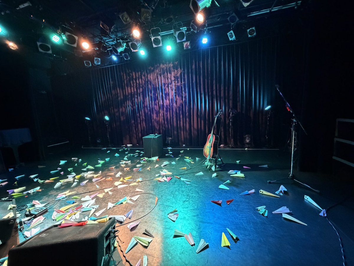 nagisaco's tweet photo. 開館1988年から慣れ親しんだムービルにO-SITEが出来た時は嬉しくて。その後mint hallに変わり昨日の最終公演に至るまで #千綿偉功 ライブは皆勤させていただきました。

千綿さんの全てを放って届けてくれたワンマンは圧巻で 横浜のための特別なアンコールにも大感動😭

沢山ありがとう！#ミントホール https://t.co/Pigbxlz861