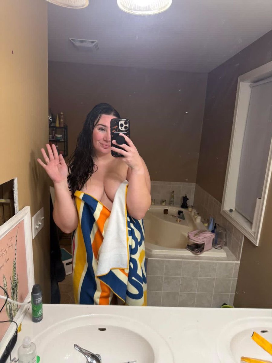 MandyMitchnfdd's tweet photo. Do you have the guts to spend a day with a curvy girl like me?🤔 https://t.co/OBI9FlQQzA