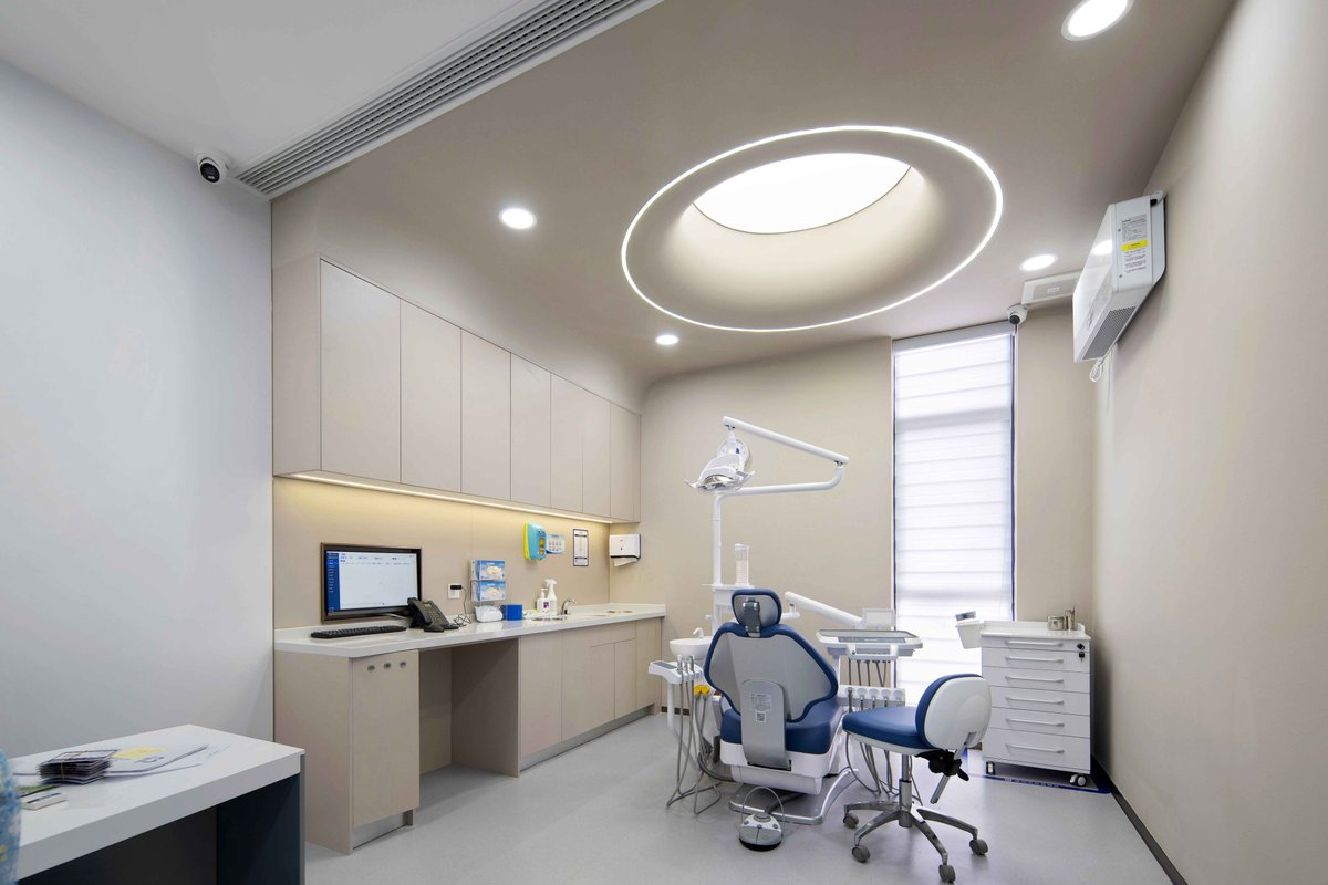 tmds333's tweet photo. [In Jiangxi, there's a cozy therapy space that features elegant design and neat details, with a lovely dental care area too—all feeling warm and well-curated!]， https://t.co/FQ62RXSYmH