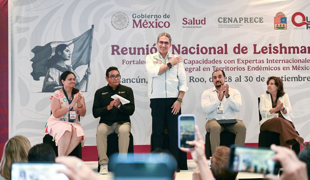 FlavioCarlosRo's tweet photo. Un honor representar a la Gobernadora @MaraLezama en la inauguración de la Reunión Nacional de Leishmaniasis en Cancún, con especialistas nacionales e internacionales.

Mi reconocimiento al personal de Vectores, Epidemiología, Salud y Laboratorios. 🫂

#CuidarEsTransformar 🩺♥️ https://t.co/sJ7sb6nbti