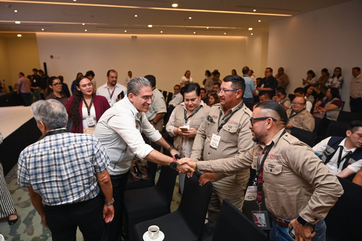 FlavioCarlosRo's tweet photo. Un honor representar a la Gobernadora @MaraLezama en la inauguración de la Reunión Nacional de Leishmaniasis en Cancún, con especialistas nacionales e internacionales.

Mi reconocimiento al personal de Vectores, Epidemiología, Salud y Laboratorios. 🫂

#CuidarEsTransformar 🩺♥️ https://t.co/sJ7sb6nbti