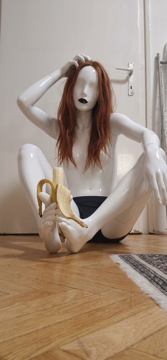 tempdino02's tweet photo. What! I dolled myself!!

#femboy #doll #dollification #mannequin #blank https://t.co/qy1JZ8TTCB
