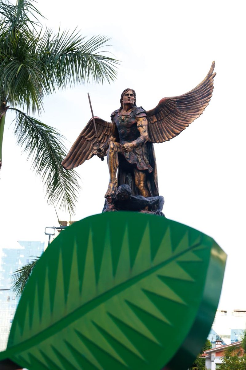 EnverConde's tweet photo. Que San Miguel Arcángel siga bendiciendo las manos de @mundodejosue, a nuestro municipio #Baruta 🍃 y a todo el país 🇻🇪! https://t.co/or5EDu3tXC
