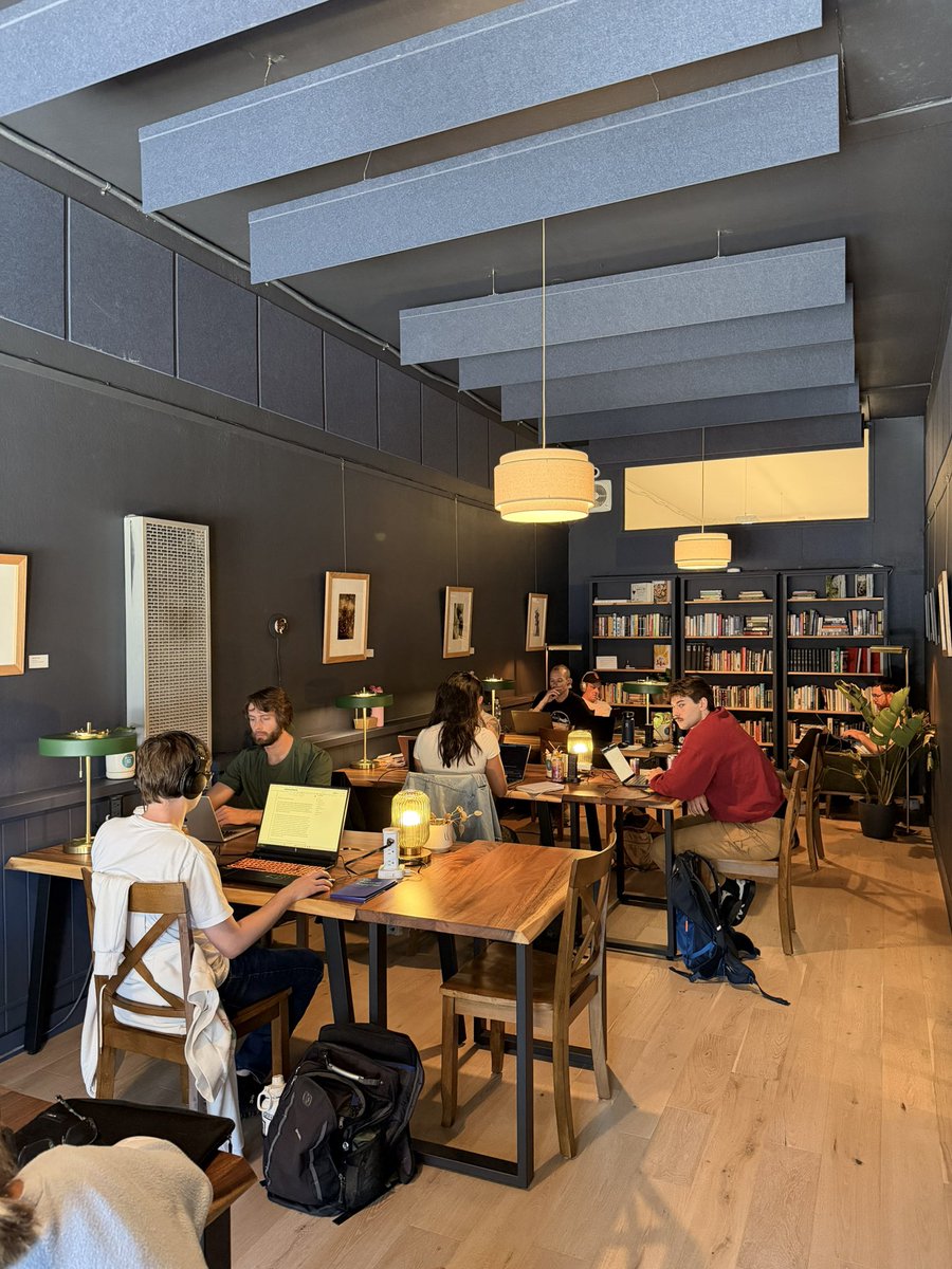 sigmagirlgrind's tweet photo. new spot to lock in &amp; touch grass.

located in the inner sunset. one block away from golden gate park. built in library.

now live on LANS. https://t.co/lNXPJ4tUmE
