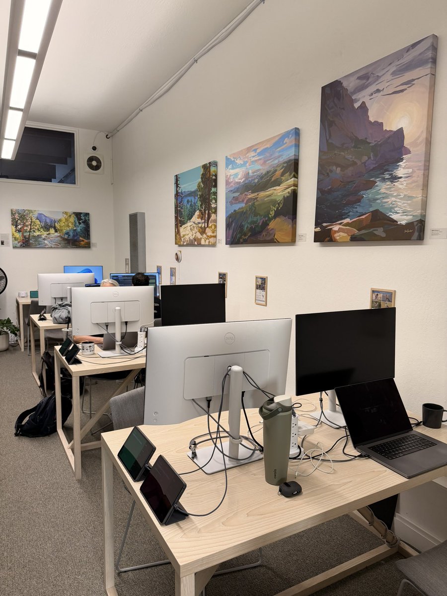 sigmagirlgrind's tweet photo. new spot to lock in &amp; touch grass.

located in the inner sunset. one block away from golden gate park. built in library.

now live on LANS. https://t.co/lNXPJ4tUmE