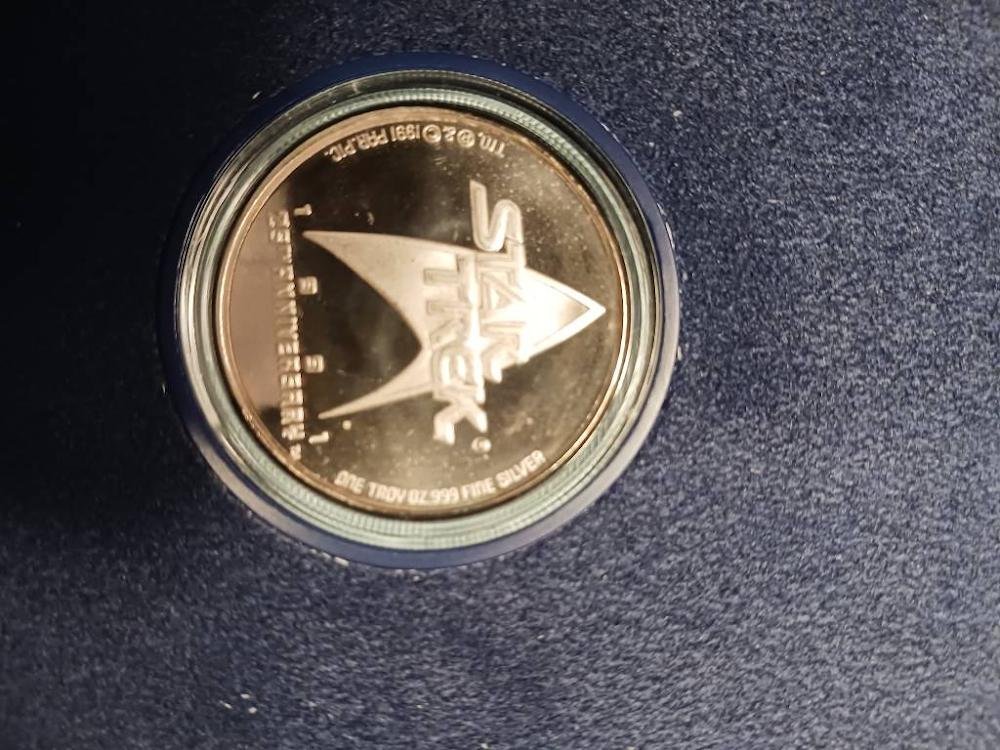 MG12022's tweet photo. Bought this 1991 Star Trek 25th Anniversary 1oz .999 Fine Silver Enterprise round complete with its matching COA (#1722) and original box.
Paid $73.45 CAD out the door while silver spot was at $98 CAD. 🪙🚀
#StarTrek #Silverbugs #SilverStacking #Numismatics #PreciousMetals https://t.co/Urtyc4ihBE
