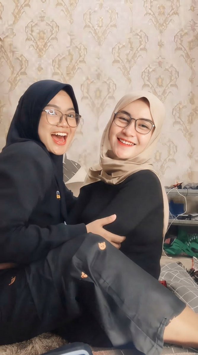Claudia5io's tweet photo. Ohh ini yang lagi rame kan

https://t.co/2RW02CDpGL

https://t.co/SNT3oNTzlw https://t.co/A3w3DIxAX3