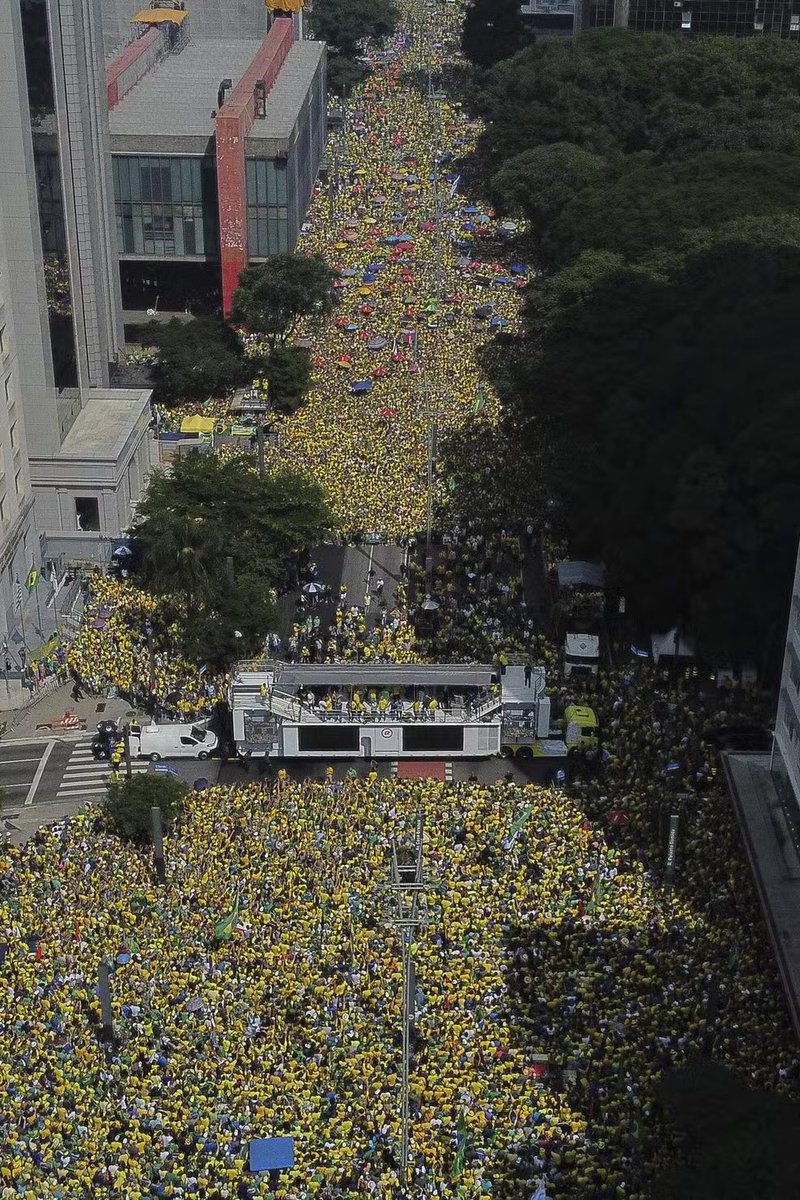 wethesimulate's tweet photo. Isso daqui foi o que seu otario? Hahahaha https://t.co/94DONIecAb