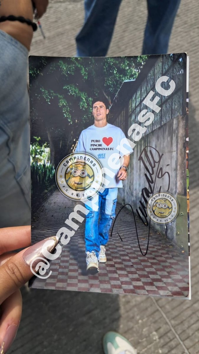 CampinenasFC's tweet photo. Queremos compartir que hace unos días, Diego por fin supo que somos su club de fans, autodenominado "Campinenas FC" JAJAJA y nos firmó una imagen que hicimos un día random sin imaginar que él la vería, así que aquí andamos, bautizadas oficialmente y aprobadas por Diego, salu2♥️ https://t.co/JMma3fnTXX