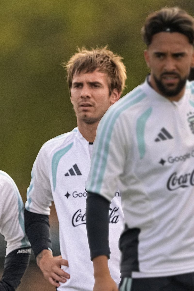 MastantuonoArg's tweet photo. 🇦🇷 Un poco de Franco Mastantuono en el entrenamiento de hoy.

📸 Getty Images / Marcelo Endelli / Juan Mabromata https://t.co/5xDxdzzkfF