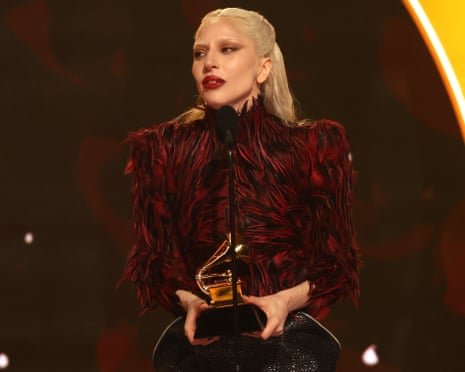 zuzupeepa's tweet photo. Don't know someone that looks more Targaryen than Gaga with bleached eyebrows and pearly white hair https://t.co/BzIe4YDZOf