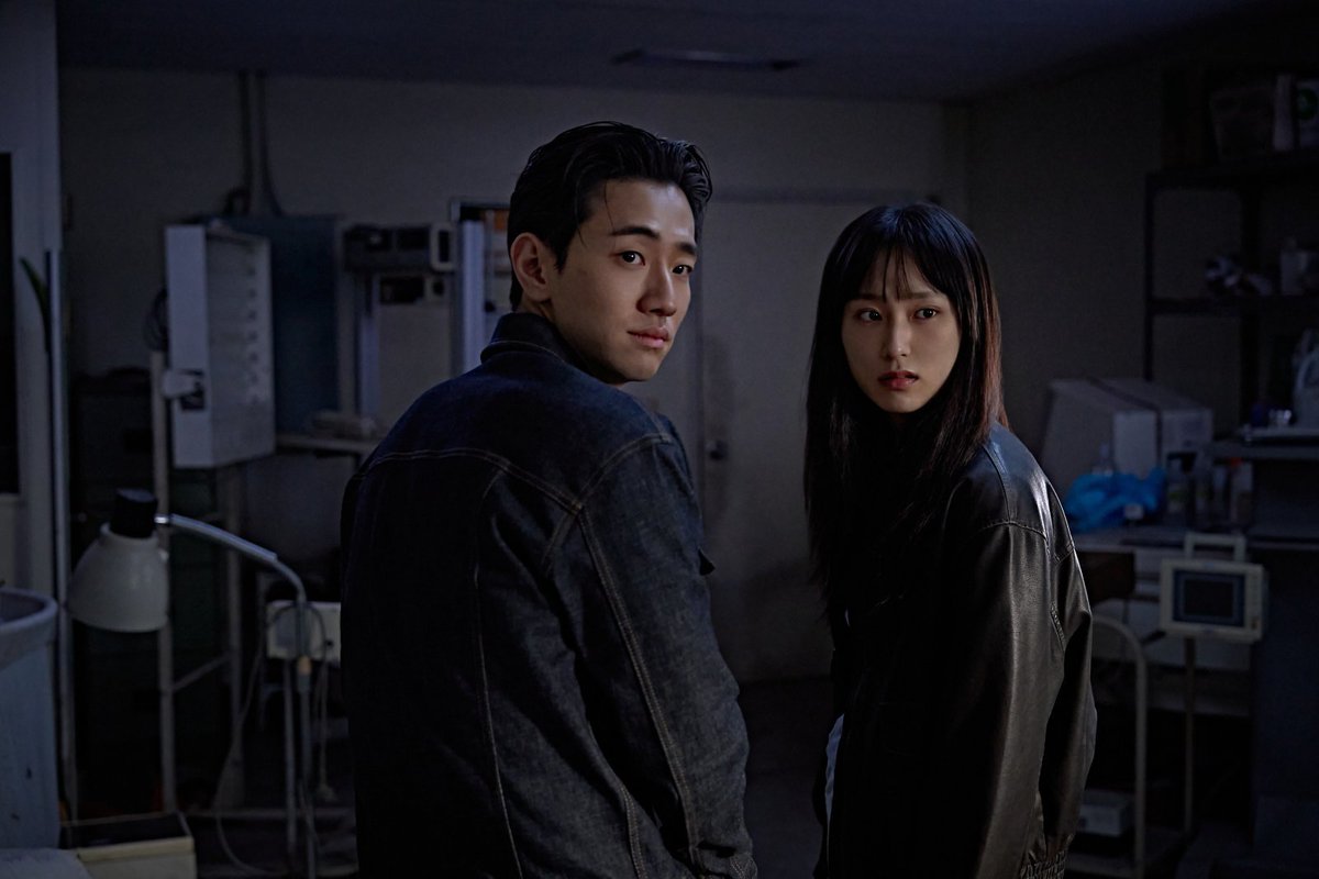 gemis0da's tweet photo. new stills for ryu hyeyoung and nam yoonsu's film ‘killing time’ 킬링타임

in theaters October 21 (fucking finally) https://t.co/62vp3ctaJ4