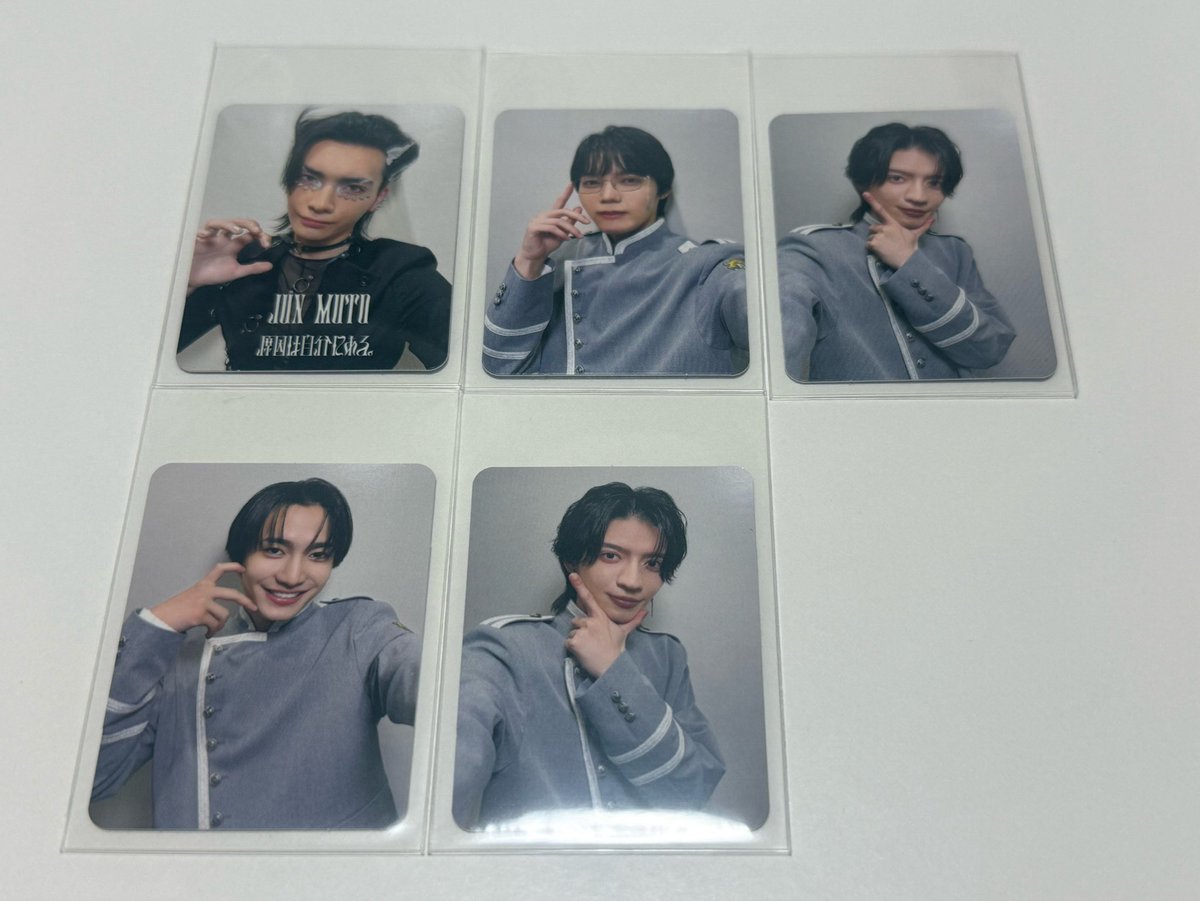 riku__grim's tweet photo. @Scoupch0808 検索欄から失礼致します。
原因は自分にあるさんの
下記の写真と🍒💎🦓さんが
お持ちの4枚目の3枚と
交換可能でしょうでしょうか？
取引方法は郵送希望です。
可能であればDMでのご相談希望です。 https://t.co/Oyu22HnaPO