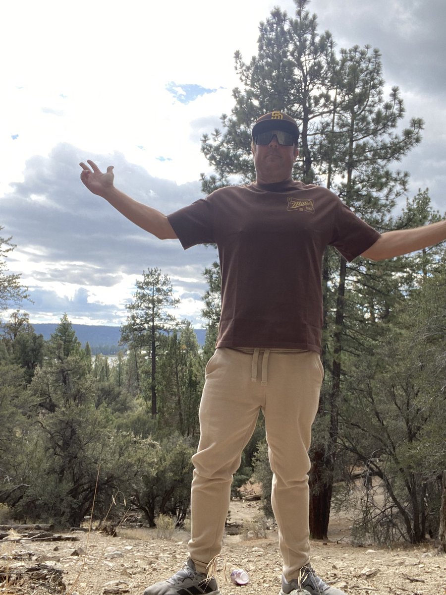 MooseMoneyBets's tweet photo. Dared all the mountain creatures. “Come at me bro. The Moose belongs here. What’s up. Come at me”

*NOTE to any and all mountain creatures reading this, you know I kid. I respectfully enter your mountainous region with nothing but majestic and LFGSD energy. Please don’t eat me https://t.co/egvESUmPyb