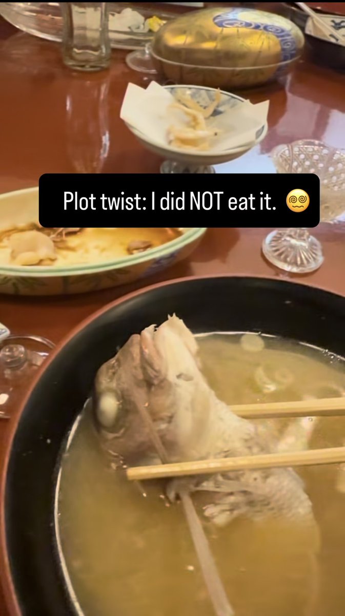 Izumi_Sunagawa's tweet photo. 日本食料理屋であら汁を頼み、
魚が丸ごと入っているスープなんか飲めない、と日本文化を侮辱し、食材を無駄にする外国人。

わざわざSNSに上げるあたりが本当に日本やアジアを見下してるんだろうな。

こういう外国人は2度と日本に来ないで欲しい。 https://t.co/6yWZeHZEie