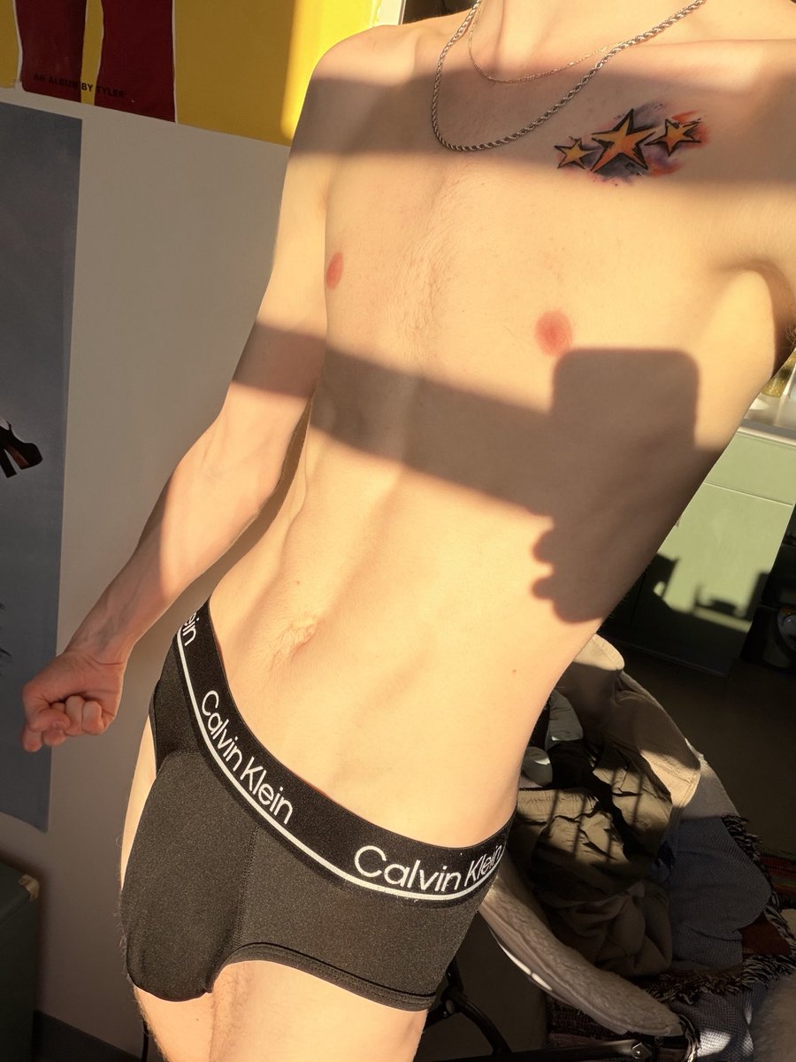 collegetwink18's tweet photo. decided to take golden hour pics, some without underwear @ https://t.co/93yNnUqIDm 

#nsfwtwtًً  #onlyfans https://t.co/aU6qjOulqB