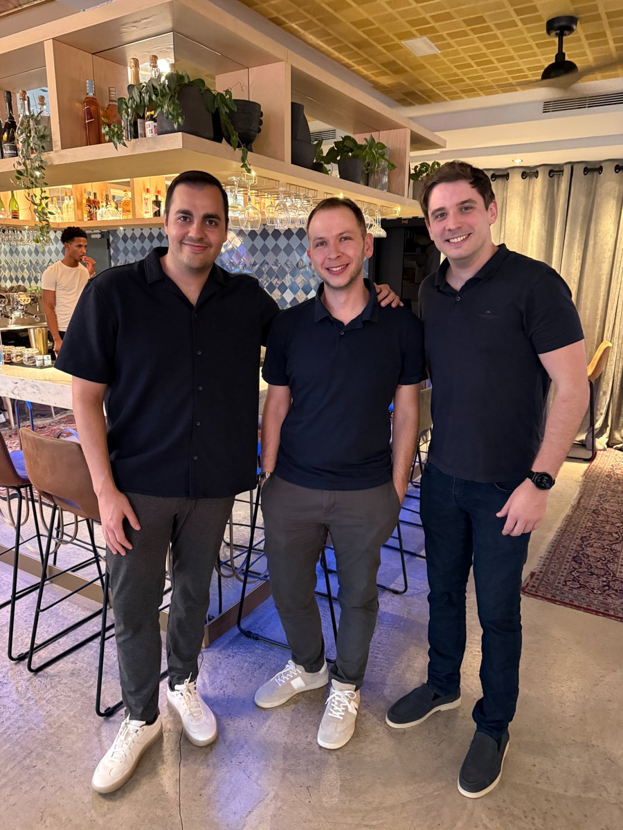 IncomeAccess's tweet photo. 🚀Great start to #SBCLisbon! 
 
We loved connecting with Tomás Rebello de Andrade from Clever Advertising and Veronica Centeno, Lucas Pereira, and Luis Abdala from Superbet.

If you're in Lisbon, stop by booth E216 and say hi!👋📷

 #iGaming #IncomeAccess #Paysafe https://t.co/hV2q7VrXta