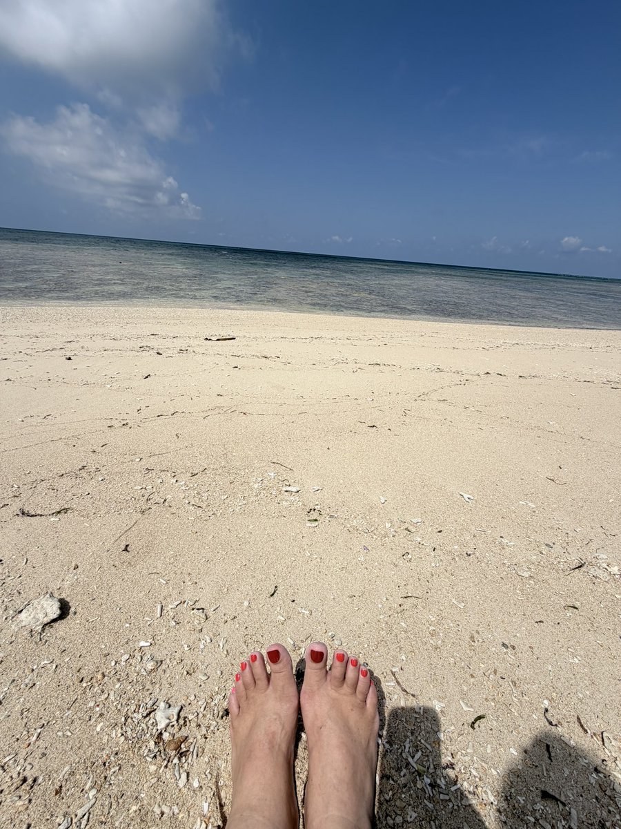 wankono1106's tweet photo. きのうの大好きな海です🏖️
ギリギリ引潮時間前間に合いました🌊
#okinawa #urasoe #西海岸 https://t.co/5XveVJ4IRG