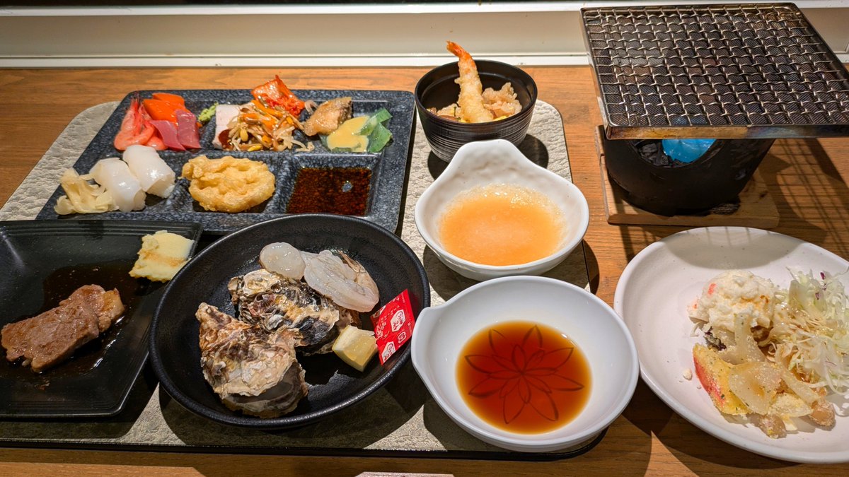 Fjt_sb5's tweet photo. 昨日の夜🍴
自分で焼く牡蠣が美味しすぎて、、、
ポン酢と七味はね、優勝 https://t.co/USsH7iE6cC