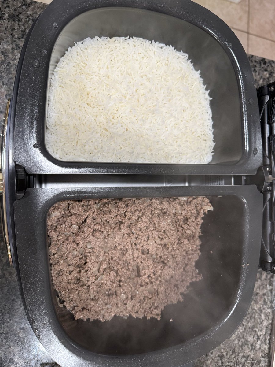 Sijham's tweet photo. @NinjaKitchen  First time using my Ninja Multipot XL 🙌 and also my first time making rice in anything other than a regular pot!

Used the Rice Cooker function and WOW 🤩🍚 The rice came out so loose, fluffy, and perfectly cooked. I absolutely loved it!

#NinjaKitchen https://t.co/bfUGzkIcBS