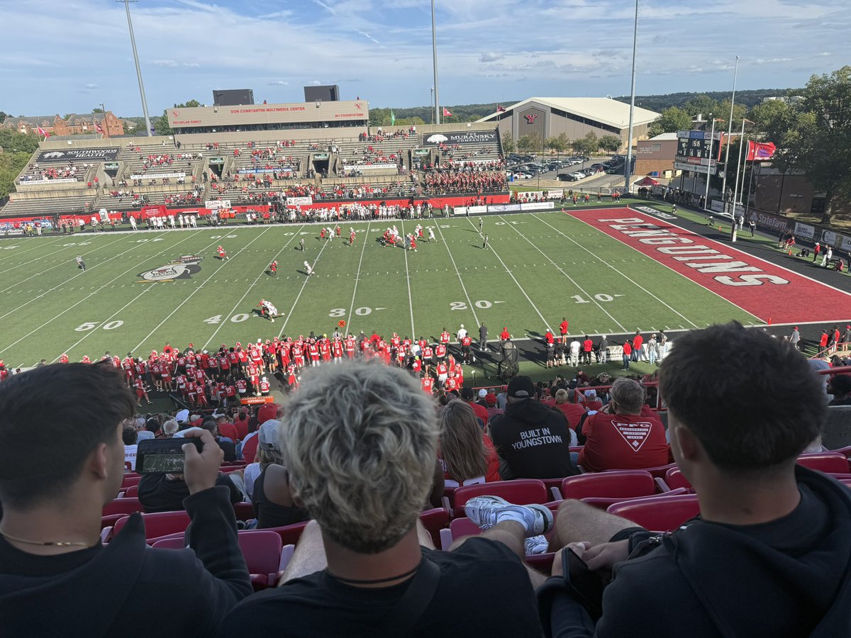 luke_hash36's tweet photo. Great game visit last weekend at YSU. Thanks to Coach Phillips and coach Riemedio. @CoachRiemedio @fbcoachdp https://t.co/Ms8Gi3SMeJ