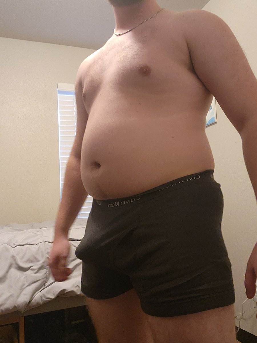 bigbo_operboy's tweet photo. Damn! Didn't realize how wide I am!😳
Although someone should make me even wider!🤭
#fat #fatter #fatty #gay #chubby #chub #obese #obesity #gain #gaining #gainer #feedee #feeder #feederism #weight #weightgain #belly #fatbelly #bellybutton #bellyboy #moobs #growing #bear #male https://t.co/aILQWiBqAf