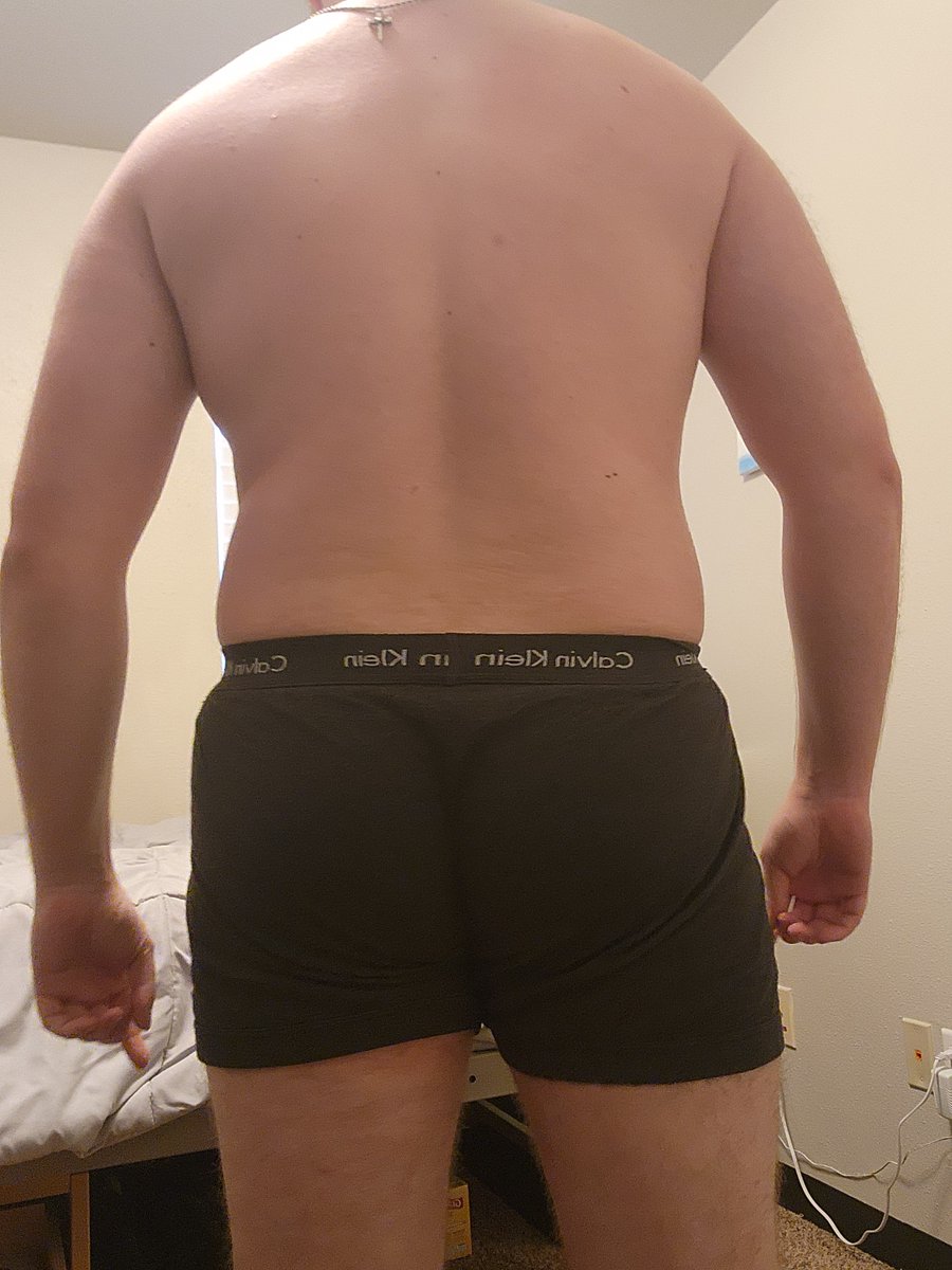bigbo_operboy's tweet photo. Damn! Didn't realize how wide I am!😳
Although someone should make me even wider!🤭
#fat #fatter #fatty #gay #chubby #chub #obese #obesity #gain #gaining #gainer #feedee #feeder #feederism #weight #weightgain #belly #fatbelly #bellybutton #bellyboy #moobs #growing #bear #male https://t.co/aILQWiBqAf