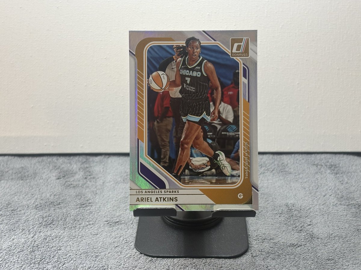 loscardarchive's tweet photo. Ripped a blaster this morning. Loaded up cards on my eBay and Mercari. Check them out!!!π #wnba #panini #donruss #wnbacards #basketballcards #ebayseller #mercariseller https://t.co/2orr8TVSog