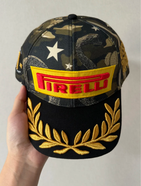leclercsletters's tweet photo. the austin and vegas gp podium caps!!!!

📷: FOMO (rednote) https://t.co/G2EWpUVrKk