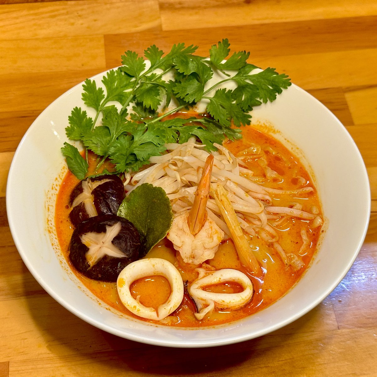 manchanramen's tweet photo. 本日水曜日も元気に営業いたします🍜

今日はたっぷり仕込みました！
スープもいつもより多めにご用意しております💪🔥

通常メニューはもちろん、
限定ラーメンもご用意して皆さまのご来店をお待ちしております😊

お昼ごはんにも、夜の一杯にもぜひ🍜
たくさんのお客様に召し上がっていただけたら嬉しいです！

本日もよろしくお願いいたします🙇‍♂️

📍Japanese Ramen マンちゃん
昼 11:00〜15:00
夜 18:00〜23:00

皆さまのご来店、心よりお待ちしております！🍜✨