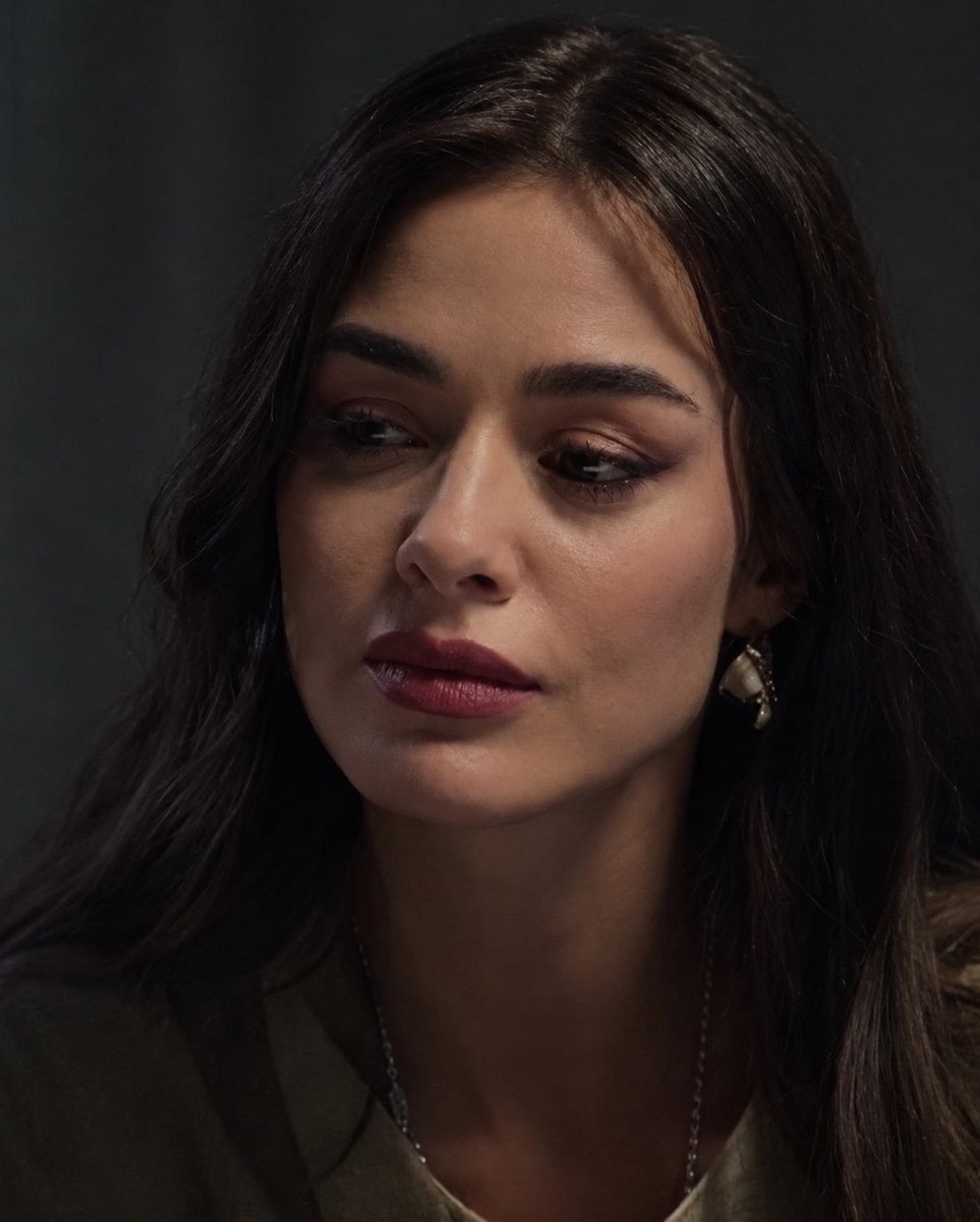 Nor7_____'s tweet photo. 🖤

#BensuSoral #Teşkilat https://t.co/46Lx2HVm9J
